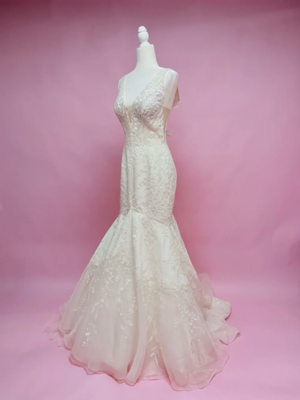 Justin Alexander Jolene Wedding Gown - Picture 12 of 16